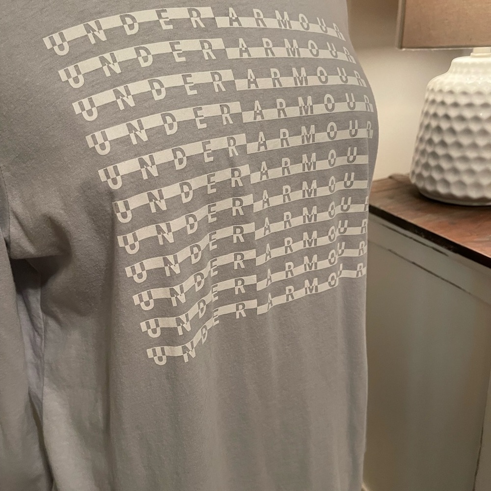 Under Armour long sleeve shirts (2)